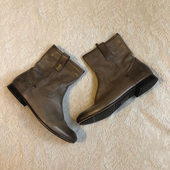 Frye Shoes - Frye Jillian short zip soft leather booties